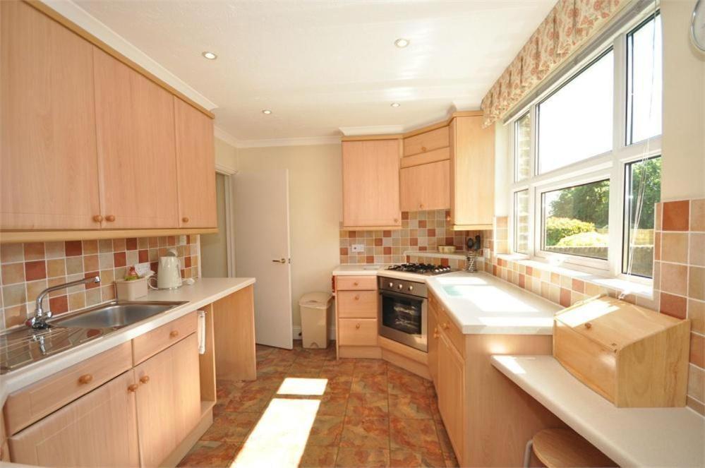 Thames View Apartments Staines-upon-Thames Extérieur photo