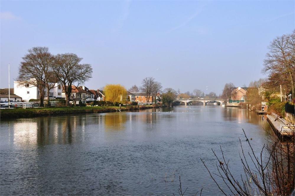 Thames View Apartments Staines-upon-Thames Extérieur photo